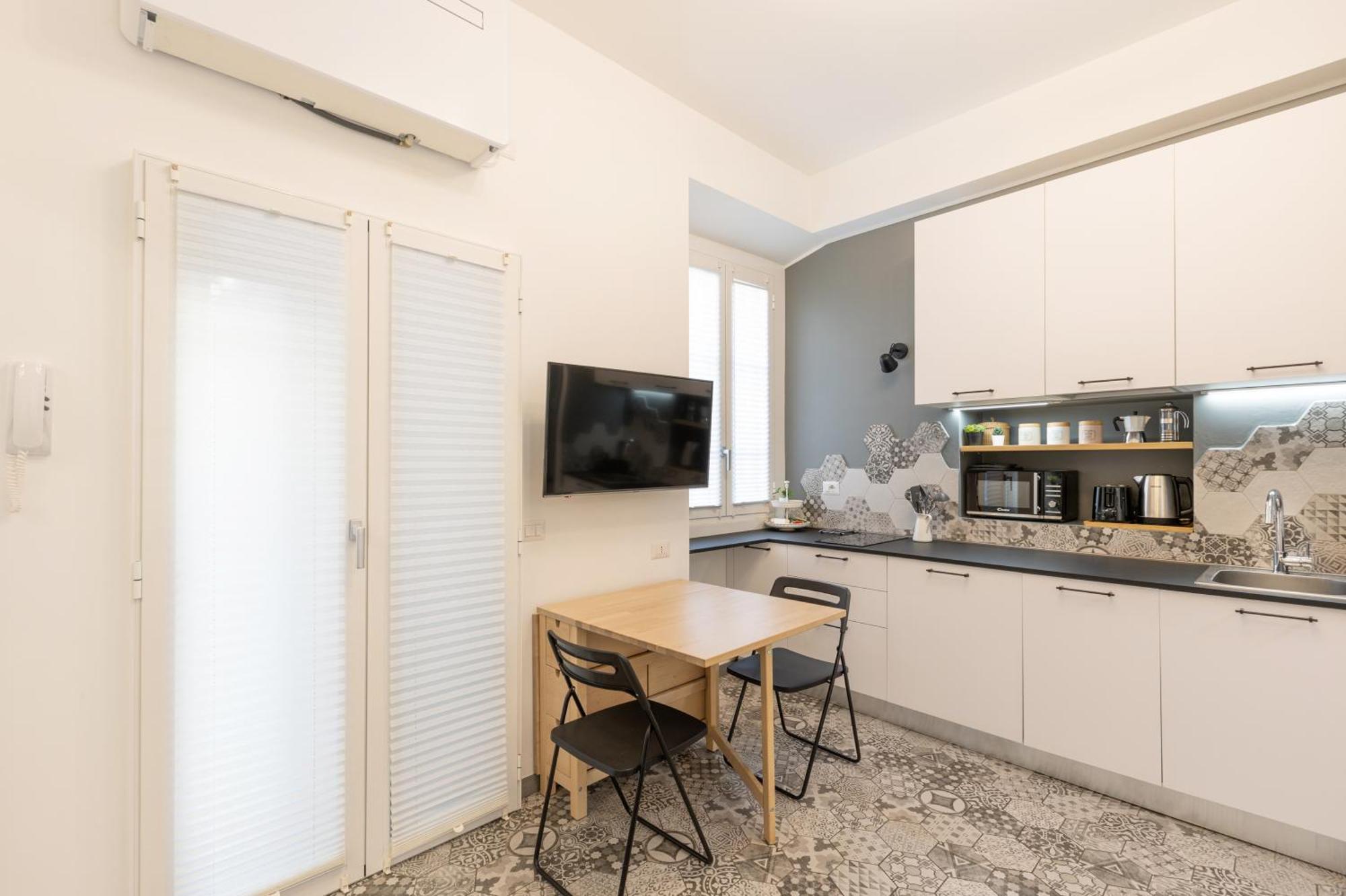 Tiny & Tidy Studio In The Key Area Of Милано Екстериор снимка